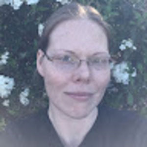 Meet your Posher, Lora